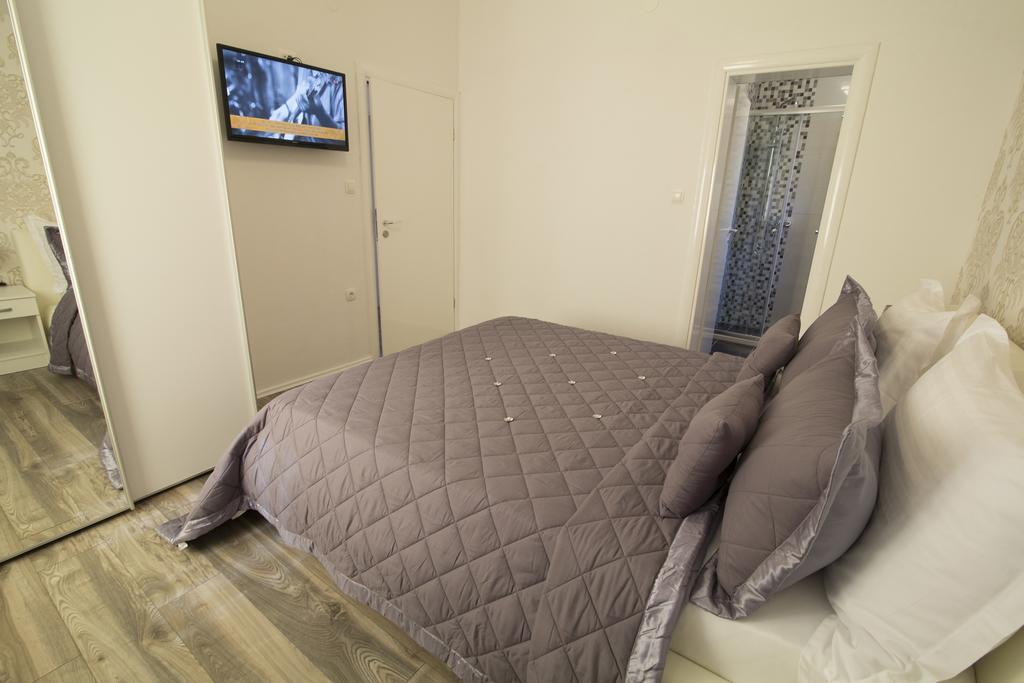 Villa Petra Apartment With Private Pool Makarska Extérieur photo