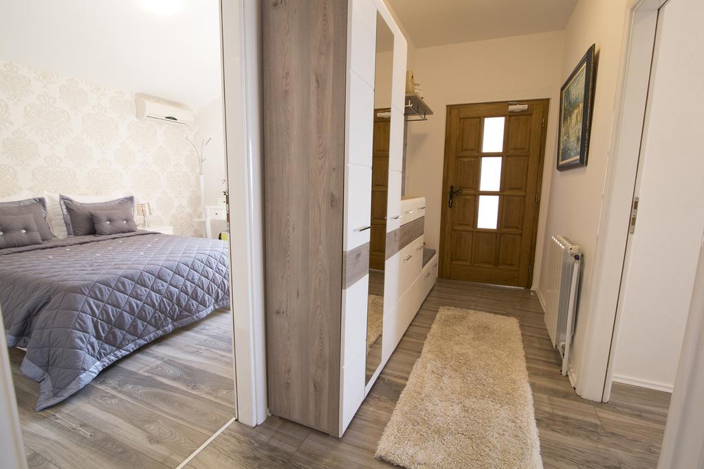 Villa Petra Apartment With Private Pool Makarska Extérieur photo