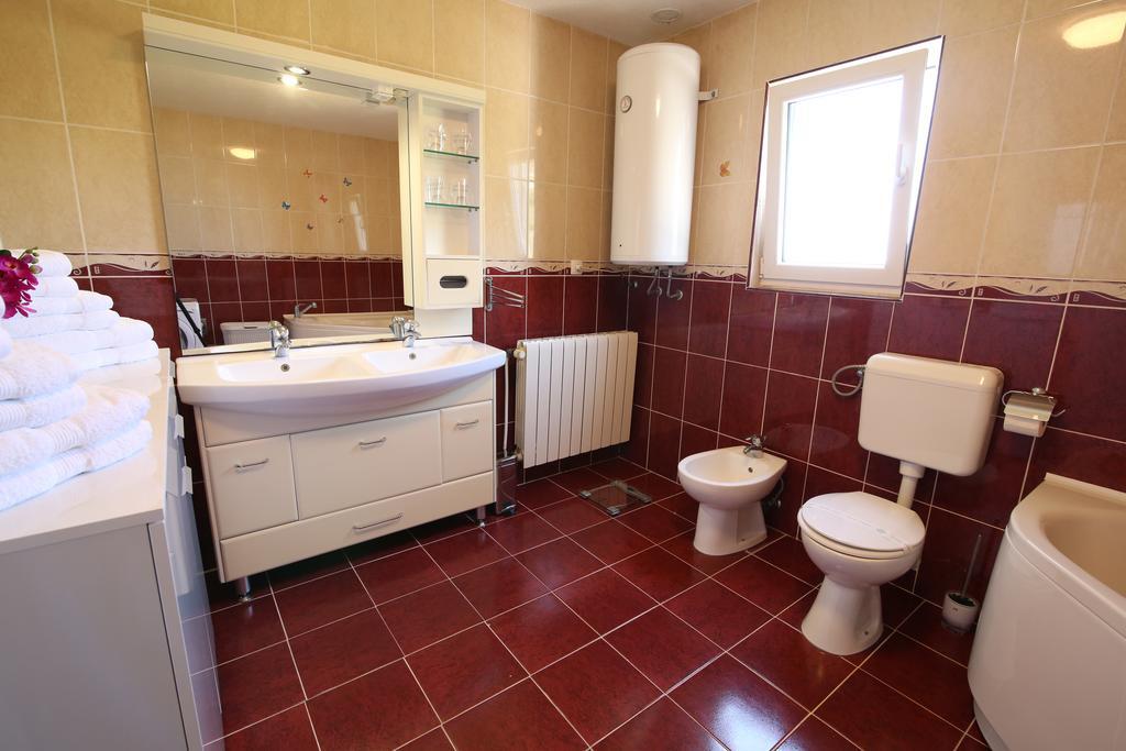 Villa Petra Apartment With Private Pool Makarska Extérieur photo