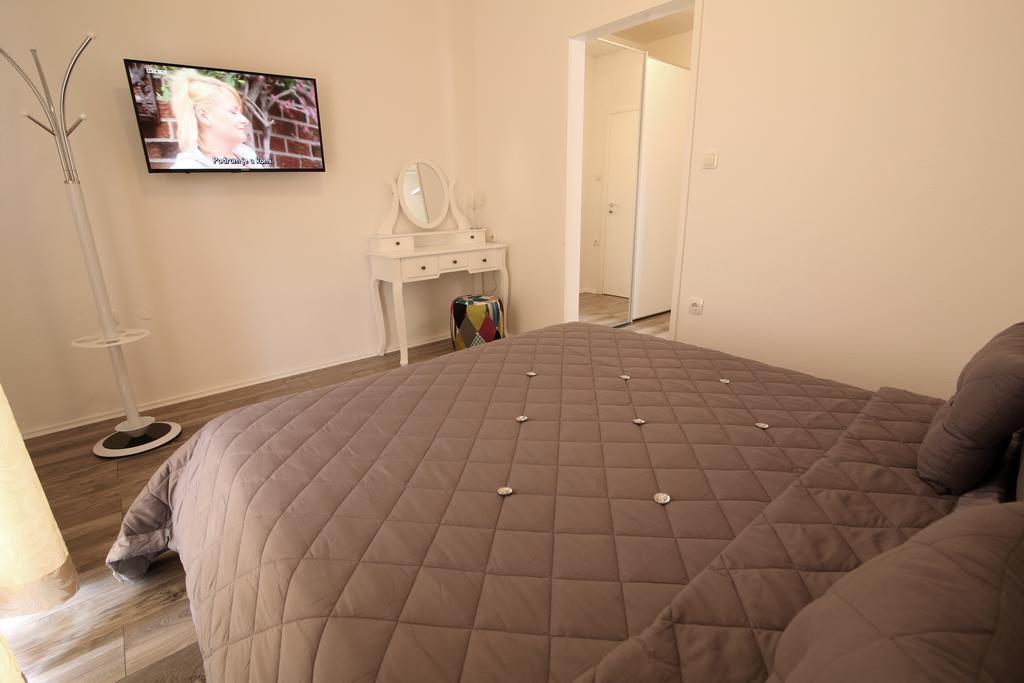 Villa Petra Apartment With Private Pool Makarska Extérieur photo